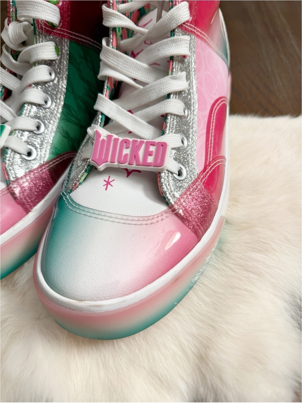 Wicked novelty high top sneakers 6.5 - Picture 2 of 8
